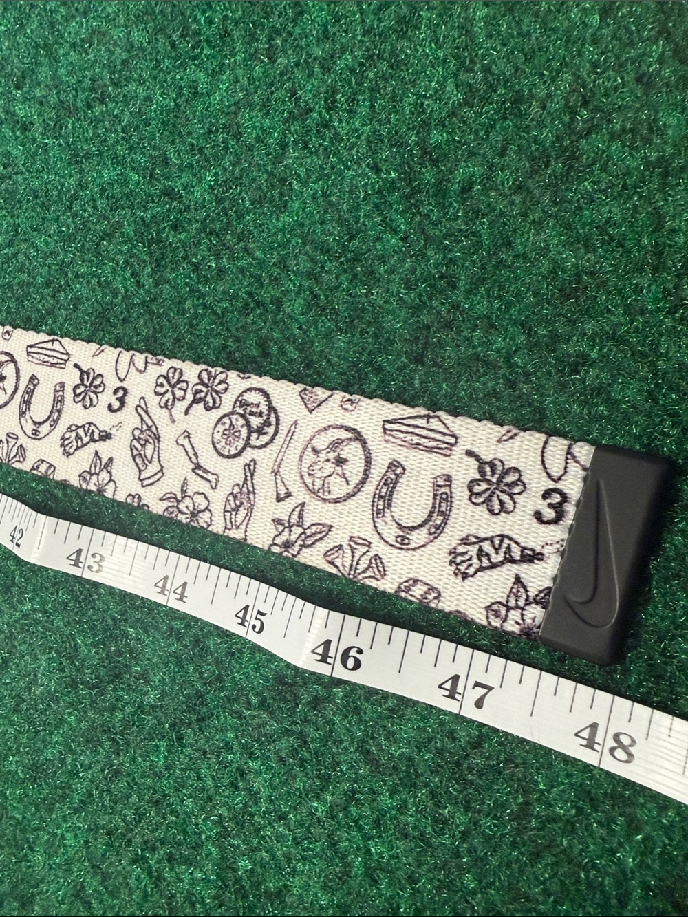 *RARE* Nike All Over Print “Lucky Themed” Adjustable Belt (48” End to End) - Picture 4 of 6